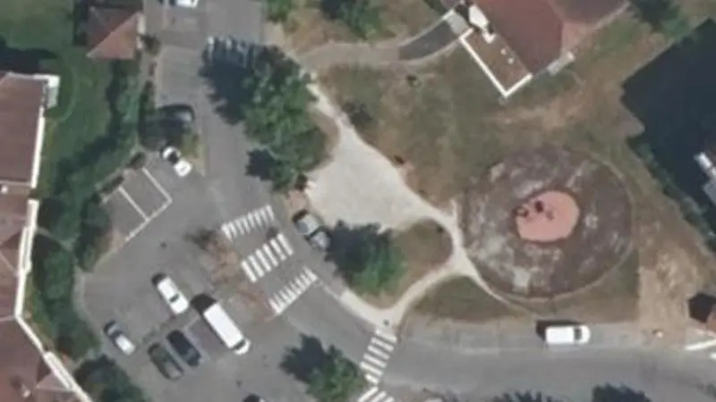 Vue aérienne du spot Street workout Ornex, Rue du Père Adam