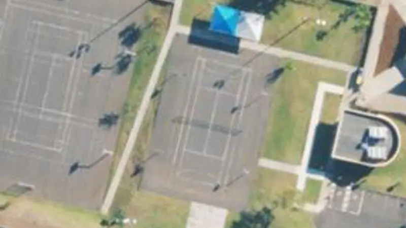 Vue aérienne du spot Plateau sportif Roquefeuil