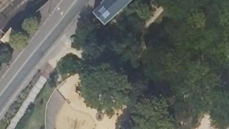 Vue aérienne du spot Square du Cardinal-Wyszyński, Rue Alain
